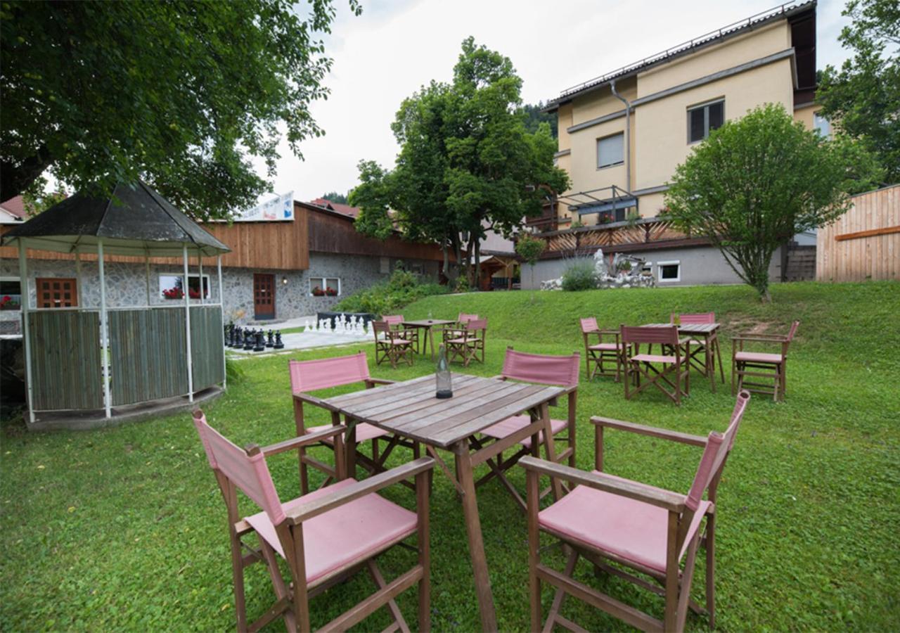 Klub Zlata Ribica Hotel Jesenice Luaran gambar