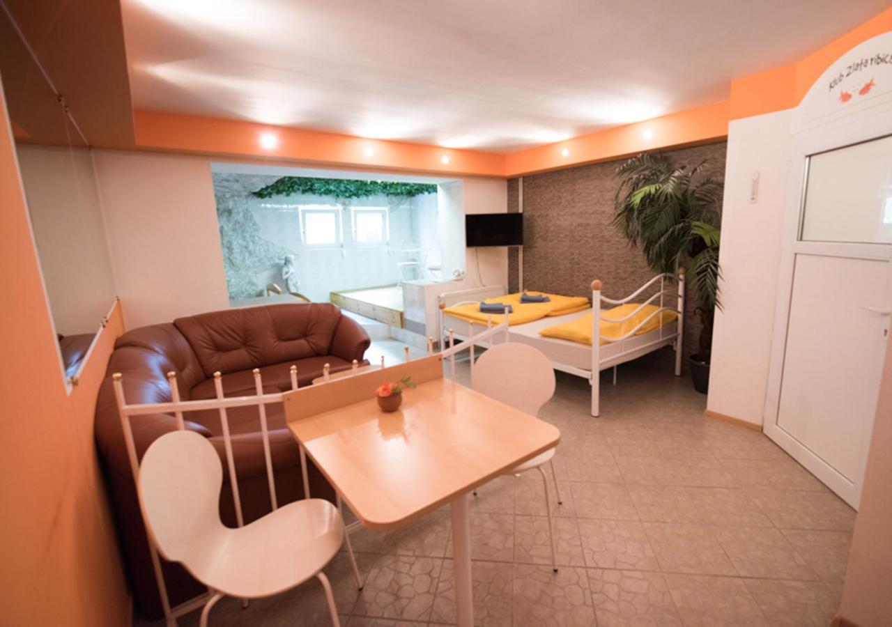 Klub Zlata Ribica Hotel Jesenice Luaran gambar