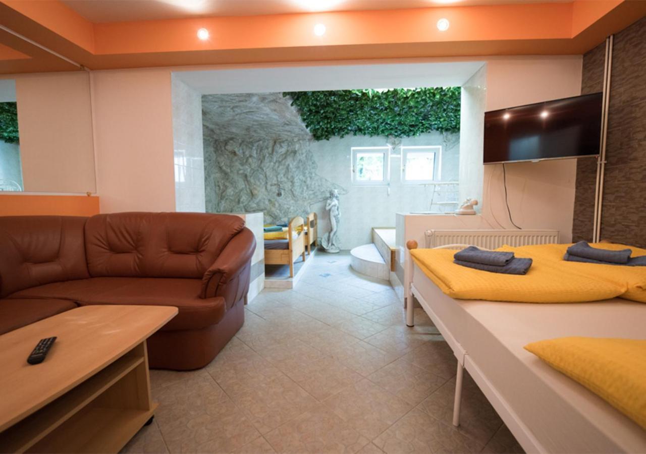 Klub Zlata Ribica Hotel Jesenice Luaran gambar