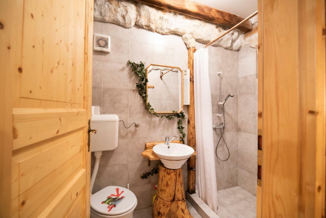Klub Zlata Ribica Hotel Jesenice Luaran gambar